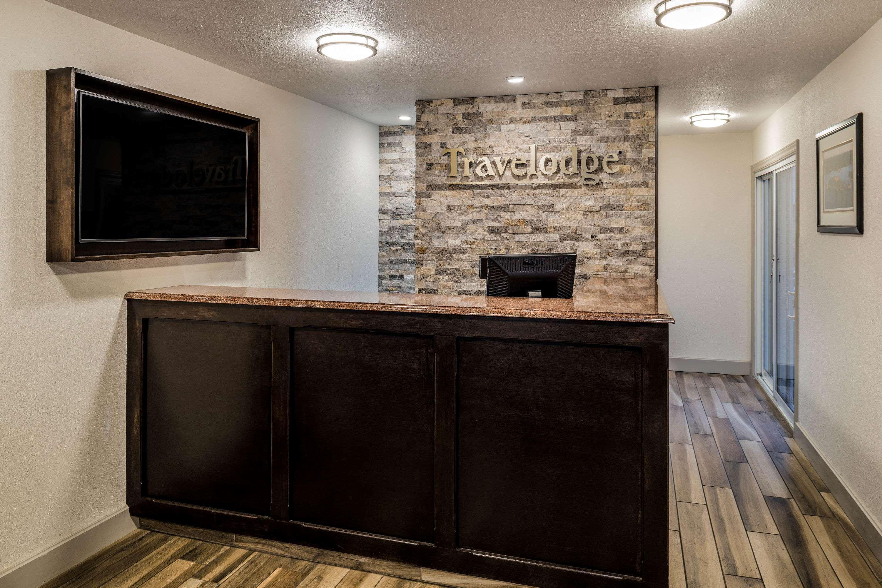 Travelodge By Wyndham Gananoque Exterior photo