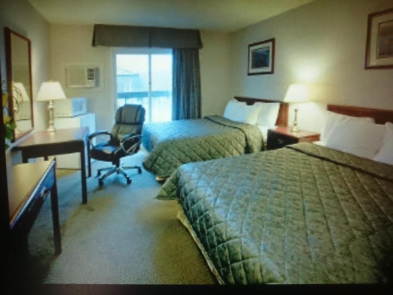Travelodge By Wyndham Gananoque Exterior photo